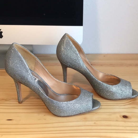 ✨BADGLEY MISCHKA✨Diamond Drill Silver Glitter Heel - Picture 2 of 5